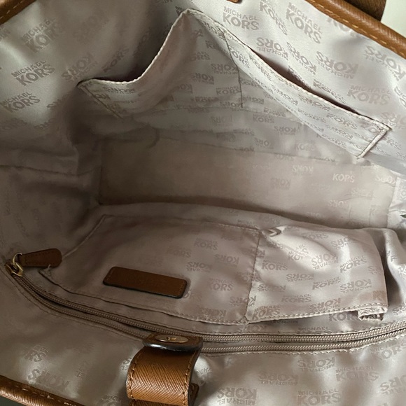 Brown Michael Kors Tote Bag - Picture 4 of 6